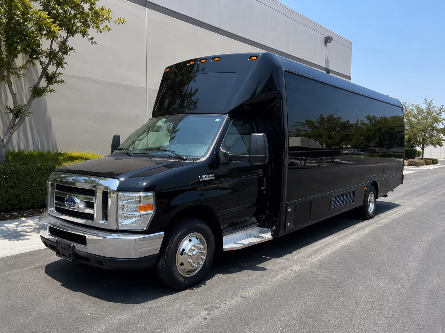 affordable lancaster prom party bus prices split across your group